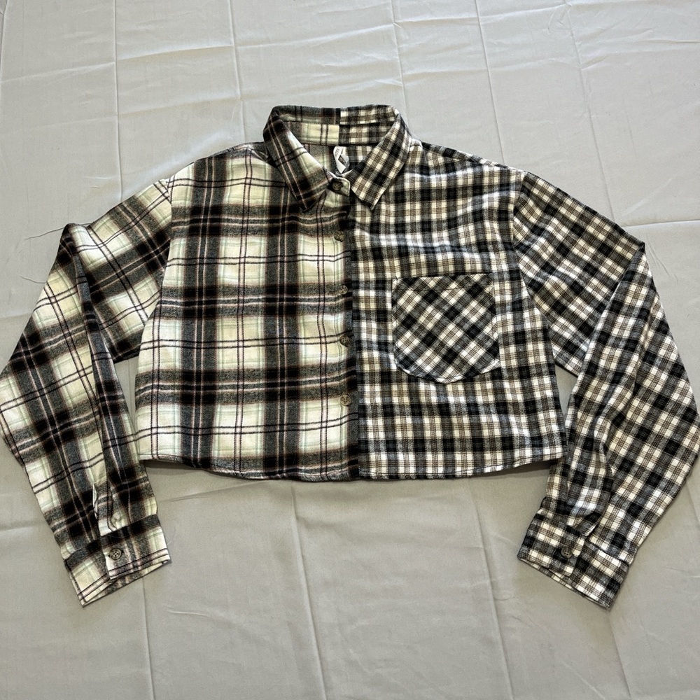 Women's Live 4 Truth Two-Toned Split Plaid Cropped Flannel‎ Button-Up Shirt